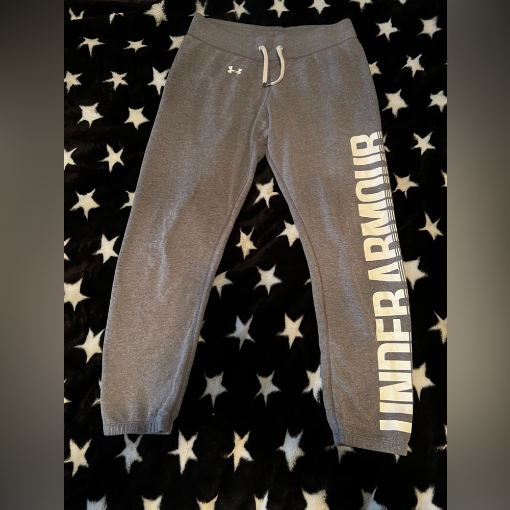 Under amour gray sweatpants only has been worn twice women’s size medium